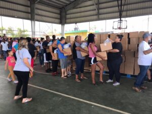 Entrega-de-suministros-2-Piñones